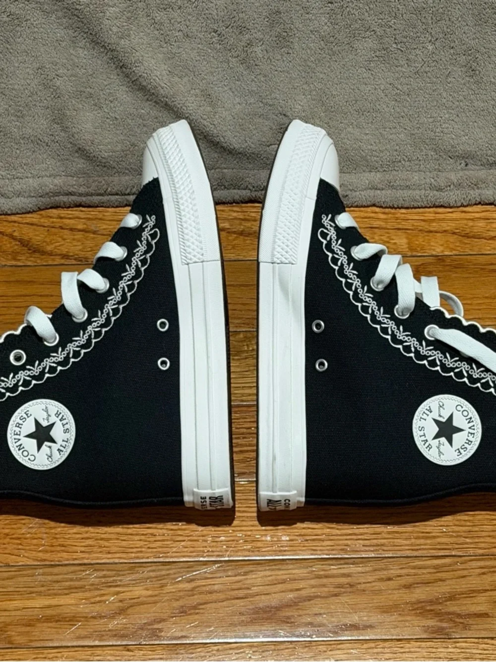 Converse Chuck Taylor All Star Wedge Platform High Flowers Black White Size 9.5 - Picture 5 of 8